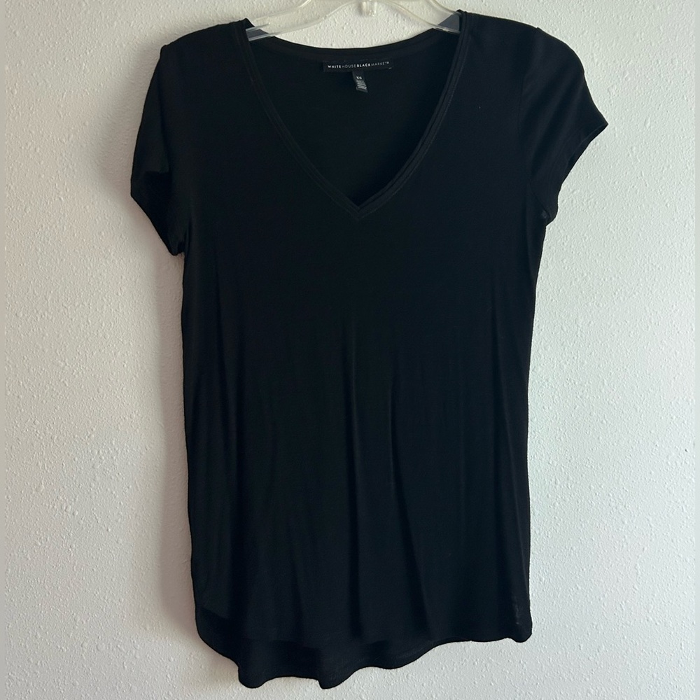 White House Black Market Black V Neck Top Women’s Sz XS Stretch Minimalist